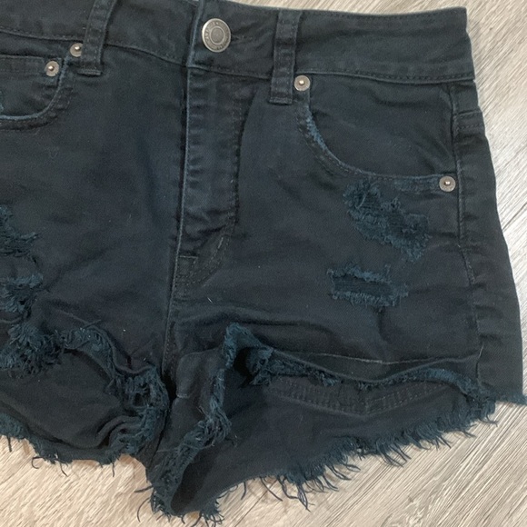 American Eagle Stretch Black Distressed Denim Shorts size 4 - Picture 3 of 8